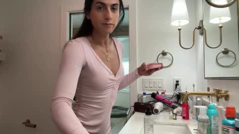 Snapshot of tgirltoesx chatting on June 6, 11:53 pm babygirlmami online show from June 6, 11:53 pm