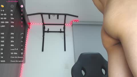 Snapshot of th_russ chatting on January 5, 3:22 am INSTAGRAM Th1rss online show from January 5, 3:22 am