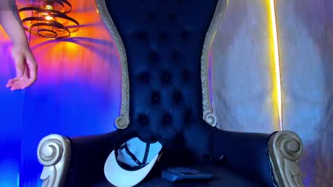 thaddeus king online show from October 11, 11:36 pm