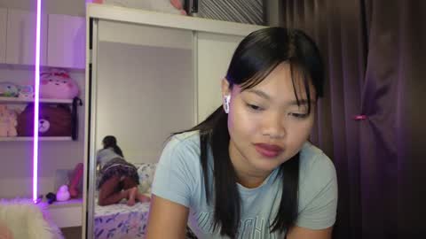 Snapshot of thailand4you chatting on December 26, 2:48 pm AbbieThai  online show from December 26, 2:48 pm
