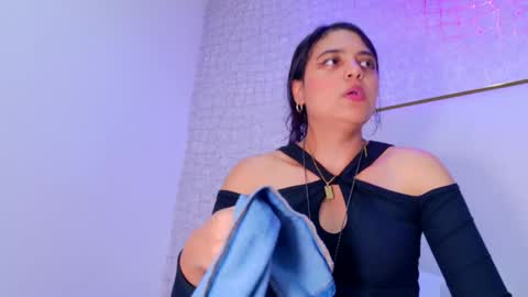 Snapshot of thalia888_ chatting on May 25, 8:15 pm thalia888_ online show from May 25, 8:15 pm