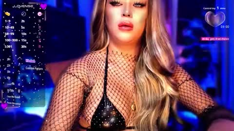 Snapshot of thalia_cambridge chatting on November 12, 9:47 pm THALIA online show from November 12, 9:47 pm