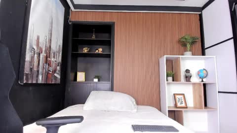 Thalia online show from April 6, 4:21 am