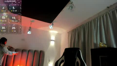 Snapshot of thaliabrooks_ chatting on April 26, 5:27 am Thalia online show from April 26, 5:27 am