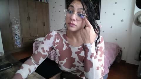    online show from April 19, 8:33 pm