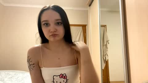 Yumi online show from February 12, 3:07 pm