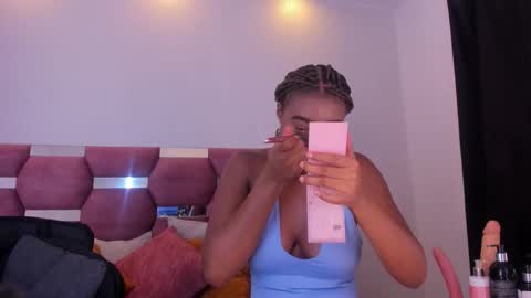 Snapshot of thaliaocean chatting on October 5, 12:47 pm thaliaocean online show from October 5, 12:47 pm