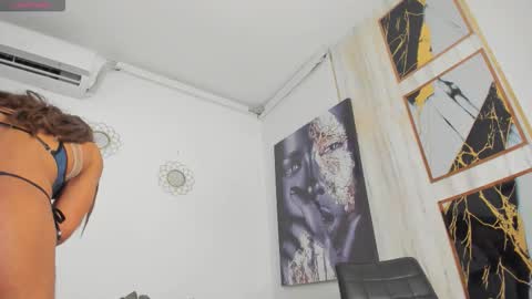 Snapshot of thamara_thompsonts chatting on October 26, 2:34 pm Thamara Thompsont online show from October 26, 2:34 pm