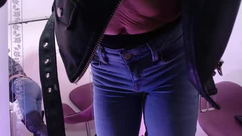   online show from November 28, 1:14 pm