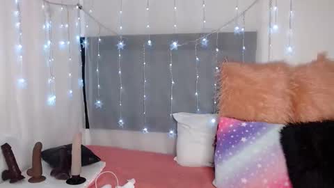 Snapshot of thamarar chatting on January 17, 2:27 am Thamara online show from January 17, 2:27 am