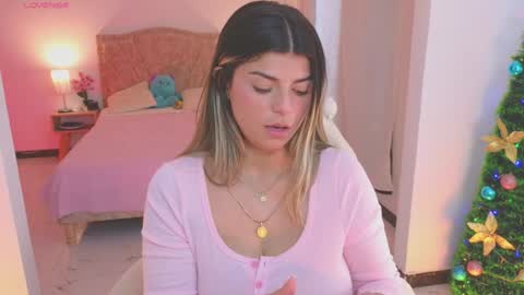 Snapshot of thamy_stark chatting on December 3, 8:50 pm Thamara online show from December 3, 8:50 pm