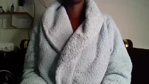 Snapshot of thando247 chatting on November 2, 9:00 am Tessie online show from November 2, 9:00 am