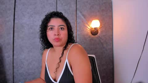 thara webstter online show from April 20, 11:57 am