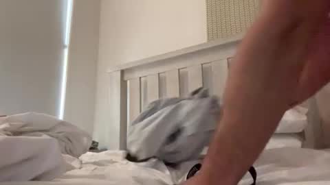 Blue Eyed British Boy online show from January 11, 1:10 am