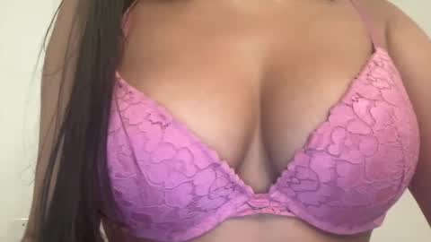 Melanie online show from December 3, 7:01 pm