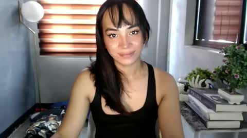 Snapshot of thatslut_deia chatting on June 6, 3:33 am thatslut_deia online show from June 6, 3:33 am