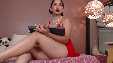Snapshot of thayssa_ross chatting on December 29, 12:55 pm THAYSSA ROSS online show from December 29, 12:55 pm