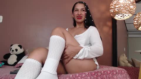 Snapshot of thayssa_ross chatting on December 30, 8:15 pm THAYSSA ROSS online show from December 30, 8:15 pm