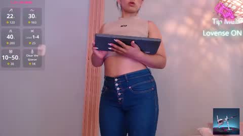 THAYSSA ROSS online show from June 8, 2:50 pm