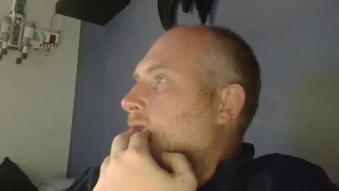 Snapshot of the007146368 chatting on May 26, 7:10 pm the007146368 online show from May 26, 7:10 pm
