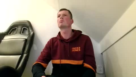 Dennis online show from November 20, 9:14 pm