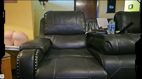 Snapshot of the_alpha_dog_xxx chatting on October 12, 4:50 pm the_alpha_dog_xxx online show from October 12, 4:50 pm