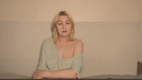 Snapshot of the_basic_instinctt chatting on November 13, 11:14 pm Eva online show from November 13, 11:14 pm