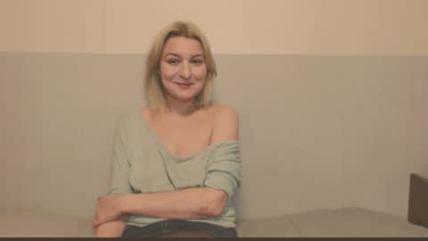 Snapshot of the_basic_instinctt chatting on December 4, 11:35 pm Eva online show from December 4, 11:35 pm