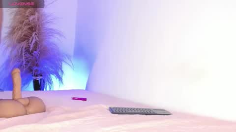 Snapshot of the_black_woman chatting on November 29, 12:02 am sofia online show from November 29, 12:02 am