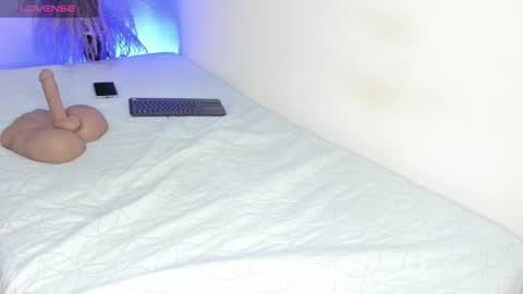 Snapshot of the_black_woman chatting on December 3, 1:46 am sofia online show from December 3, 1:46 am