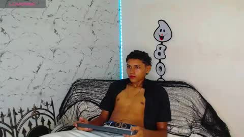 Snapshot of the_crack71 chatting on October 7, 12:24 pm Sean OPry   online show from October 7, 12:24 pm