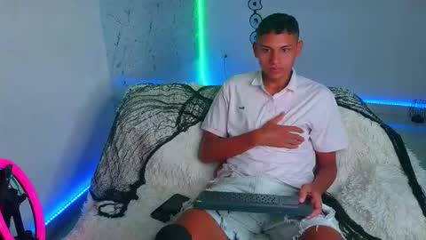 Snapshot of the_crack71 chatting on October 11, 1:53 pm Sean OPry   online show from October 11, 1:53 pm