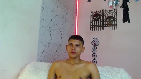 Snapshot of the_crack71 chatting on October 13, 4:45 am Sean OPry   online show from October 13, 4:45 am