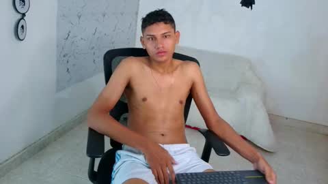 Snapshot of the_crack71 chatting on October 21, 3:13 pm Sean OPry   online show from October 21, 3:13 pm