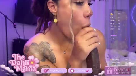 Snapshot of the_dahli_mama chatting on July 20, 4:05 am the_dahli_mama online show from July 20, 4:05 am