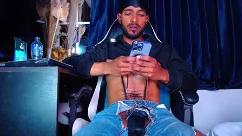 the dog lian online show from March 26, 1:38 pm