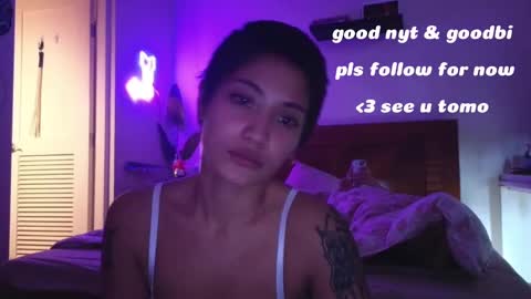 Snapshot of the_emmarouge chatting on February 7, 11:23 am the_emmarouge online show from February 7, 11:23 am