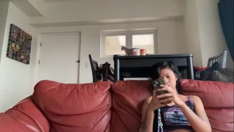 Snapshot of the_emmarouge chatting on October 15, 1:50 am the_emmarouge online show from October 15, 1:50 am