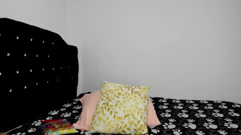 Snapshot of the_fantasy_ chatting on October 29, 12:24 am the_fantasy_ online show from October 29, 12:24 am