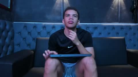 Snapshot of the_gabe chatting on May 31, 7:37 pm the_gabe online show from May 31, 7:37 pm