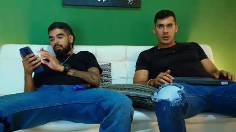 SCOTT  THEO  KAMERON  GENDERSON online show from September 12, 2:55 am