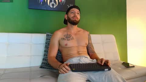 SCOTT  THEO  KAMERON  GENDERSON online show from September 23, 8:34 pm