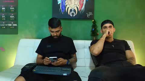 SCOTT  THEO  KAMERON  GENDERSON online show from November 27, 1:40 am