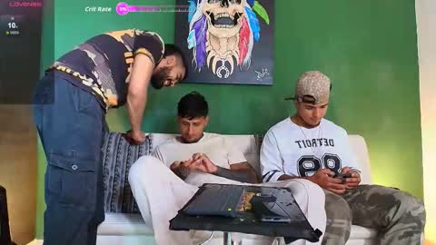 SCOTT  THEO  KAMERON  GENDERSON online show from January 10, 7:26 pm