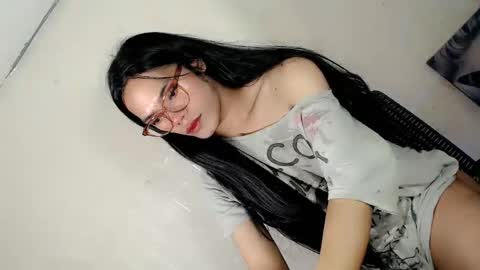 the_horny_bella online show from March 27, 12:05 pm