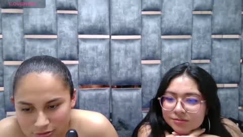 Snapshot of the_hot_twins chatting on December 13, 8:47 pm the_hot_twins online show from December 13, 8:47 pm