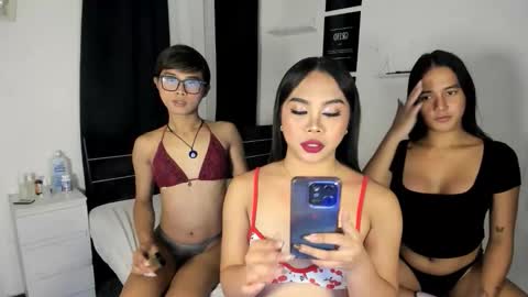 Snapshot of the_only1candy chatting on May 2, 1:05 pm CandyGretchFrancineLuna online show from May 2, 1:05 pm