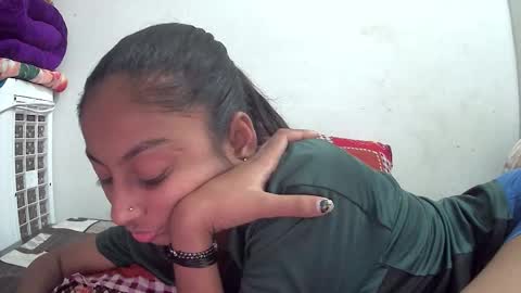 Snapshot of the_right_girl chatting on November 23, 4:45 am Suzan Sexy online show from November 23, 4:45 am