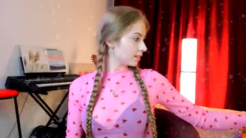 Ally    STREAMING ON TWITCH NOW Check my Twitter for updates online show from February 14, 7:12 pm