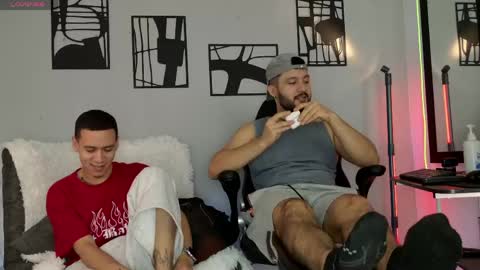 Snapshot of the_suite_boys chatting on March 30, 3:40 am Damian and Nico online show from March 30, 3:40 am